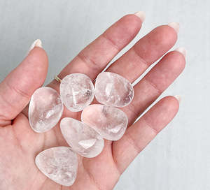 Tumbled Crystals: Clear Quartz Tumble | Focus