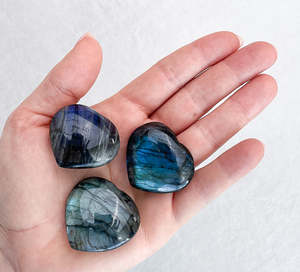 Sagittarius Season Crystals: Labradorite Mini Heart | Intuition