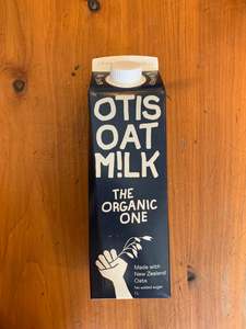 dairy free milk: Otis Organic Oat Milk 1L