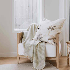 Living: NZ Lambs Wool Throw | Martinis Moss Houndstooth Weave