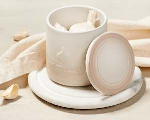 Le Creuset | Signature Garlic Keeper | Meringue