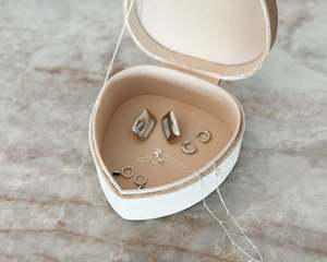 Gifting: Velvet Heart Jewellery Box | Cashmere