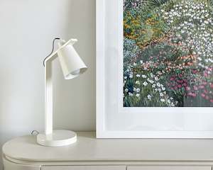Lights: Axel Desk Lamp | Ivory