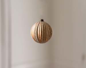 Festivity: Gold Ribbed Bauble Decoration