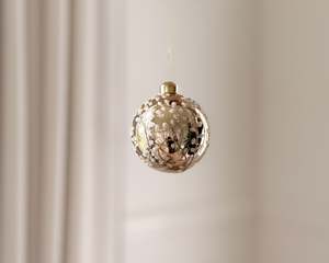 Tree Decorations: Leaf Bauble | Champagne
