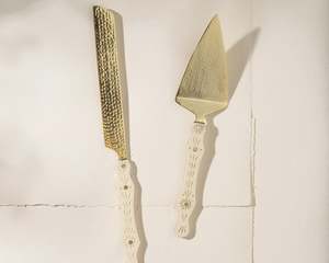 Table: Tea House Cake Server Set