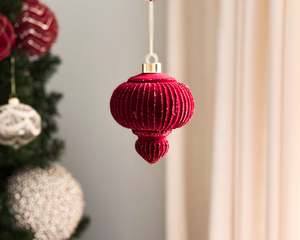 Festivity: Velvet Drop Bauble
