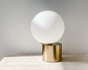 Cantilever Globe Lamp
