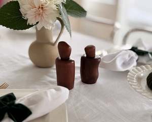Table: Wavy Salt & Pepper Shaker | Set of 2 | Dark Brown