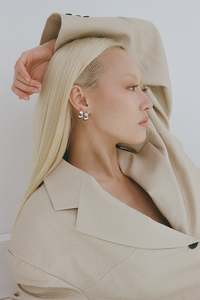 Parfum Jewellery: Porter | Blob Huggies | White Gold