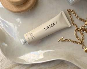 Body Scent: Lamav | Vitamin C Hand Cream