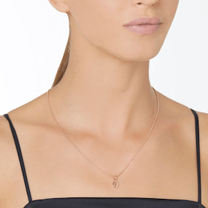 DoDo Charm Letter Q Rose Gold