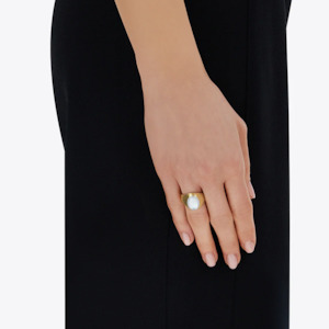 Nanis Muse Gold Signet Ring with Mother of Pearl (Small)