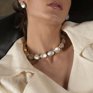 Nanis Dolcevita Muse Beaded Choker Necklace in Gold with Mother-of-Pearl (Medium)