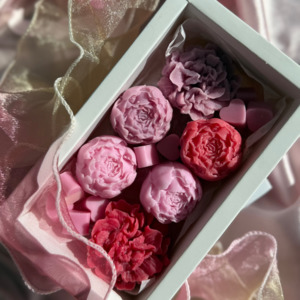 Samples: lovers flower candles