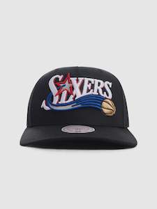Mitchell Ness: Mitchell & Ness Philadelphia 76ers Team Colour Wordmark Snapback