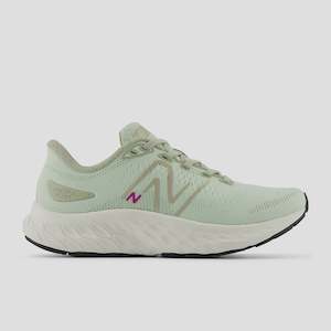 New Balance: New Balance Womens Fresh Foam Evoz ST (D Fit) - Natural Mint