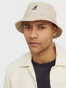 Kangol: K-B (Kangol washed bucket hat khaki) 22494300