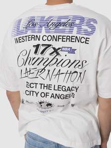 Mitchell Ness: MNA-U48 (Mitchell & ness 17 times champions t-shirt lakers vintage white) 112593478