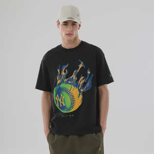 New Era: NEA-J13 (New era mlb new york yankees on fire oversize tee black) 12694000