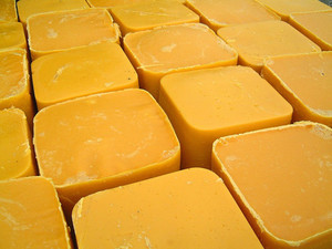 Products: Bees Wax for sealing Dowel Logs MycoLogic