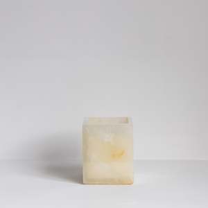 Homewares: Dawn Candle White Onyx • Sandalwood & Amber