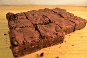 Cakes 1: Brownie Box (12 small pieces)