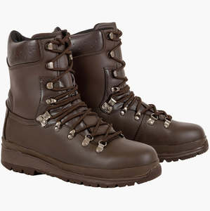 Hunting Boots: HIGHLANDER ELITE BOOTS. only available in UK 10 - Save $89.95