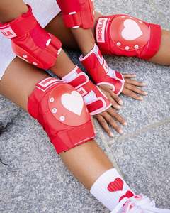 Impala Rollerskates: Impala Protective Knee & Elbow Set - Red Hearts