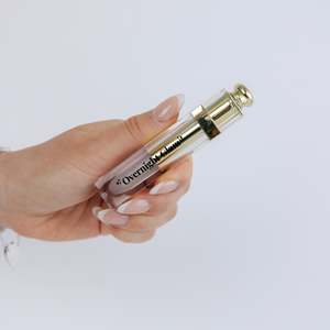 Lips: Clear Shimmer Gloss