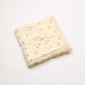 Blanket: Organic Muslin Blanket Daisy with Lace
