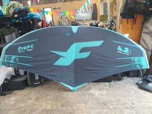 Wasps: F-One Wing - Strike V1 - 4.2m (Used)