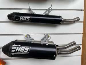 Hgs: HGS MUFFLER ROUND 2023> 250/300SX BLACK WITH CARBON END CAP