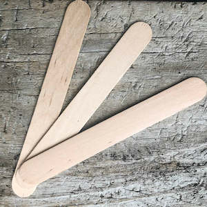 Paint Accessories: 1 x Coloured Wax Stir stick