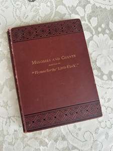 Melodies and Chants Vintage Book brown / red Musical