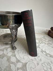 The New Testament Vintage Book black by Moffat