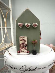 Home Gifts: Handmade Houses Green series hearts & topiary