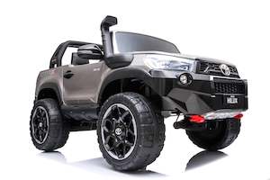 Ride On Toy: Toyota Hilux - Deluxe