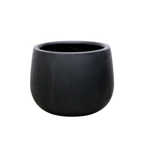 Products: Ahuriri Black Planter – Medium