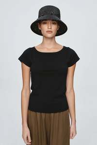 Avia Hat | Black