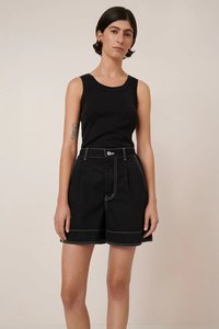 Outline Shorts | Black
