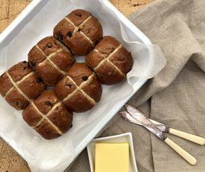 “Ready To Eat” Hot Cross Buns - 6 Grands - Paneton Bakery