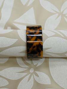 SIMEA TORTOISE SHELL BANGLE