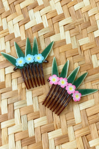 LA'AU FRANGIPANI SELU HAIRCOMB