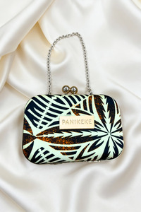 Panikeke Losa Coin Clutch