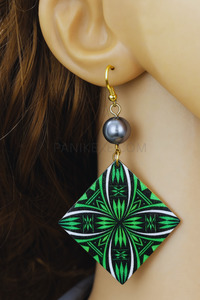 Panikeke Jewellery: LIKO MAGAIA PEARL HOOPS