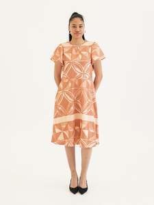 Panikeke Kloset: TE APA BROWN ILA KEYHOLE MIDI DRESS