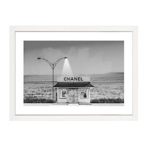 Photography: CHANEL SHOP B/W PRINT