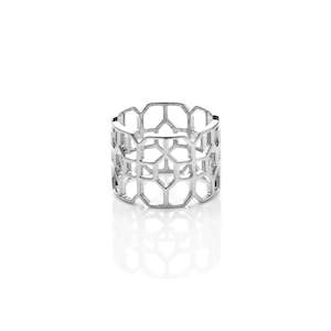 Jewellery: STATELY RING
