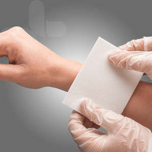 Outdoor Adventure Kits And: Non-adherent dressing 7.5x10cm